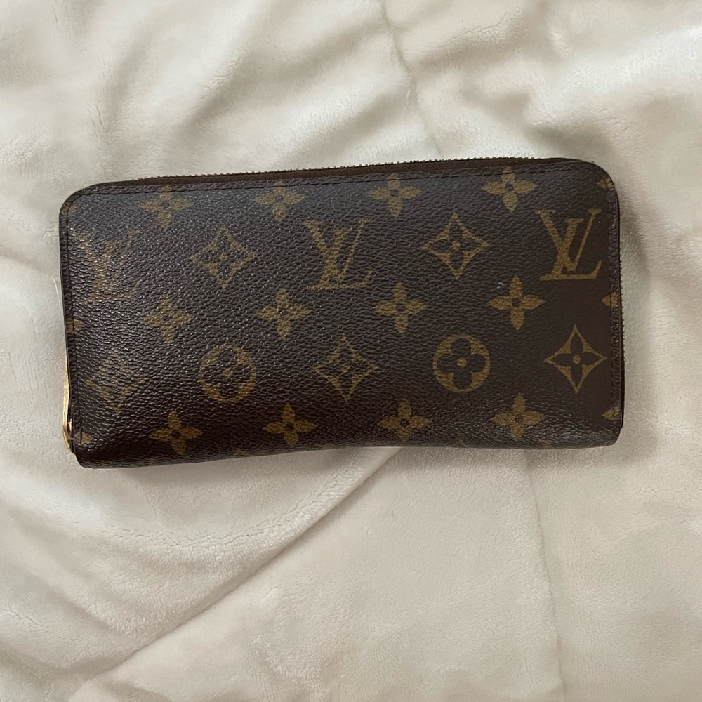 Authentic Louis Vuitton Monogram Wallet